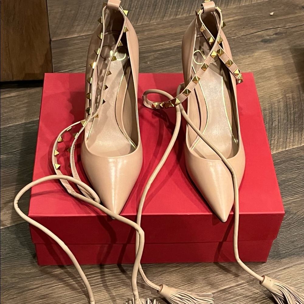 VALENTINO / GARAVANI Pumps
